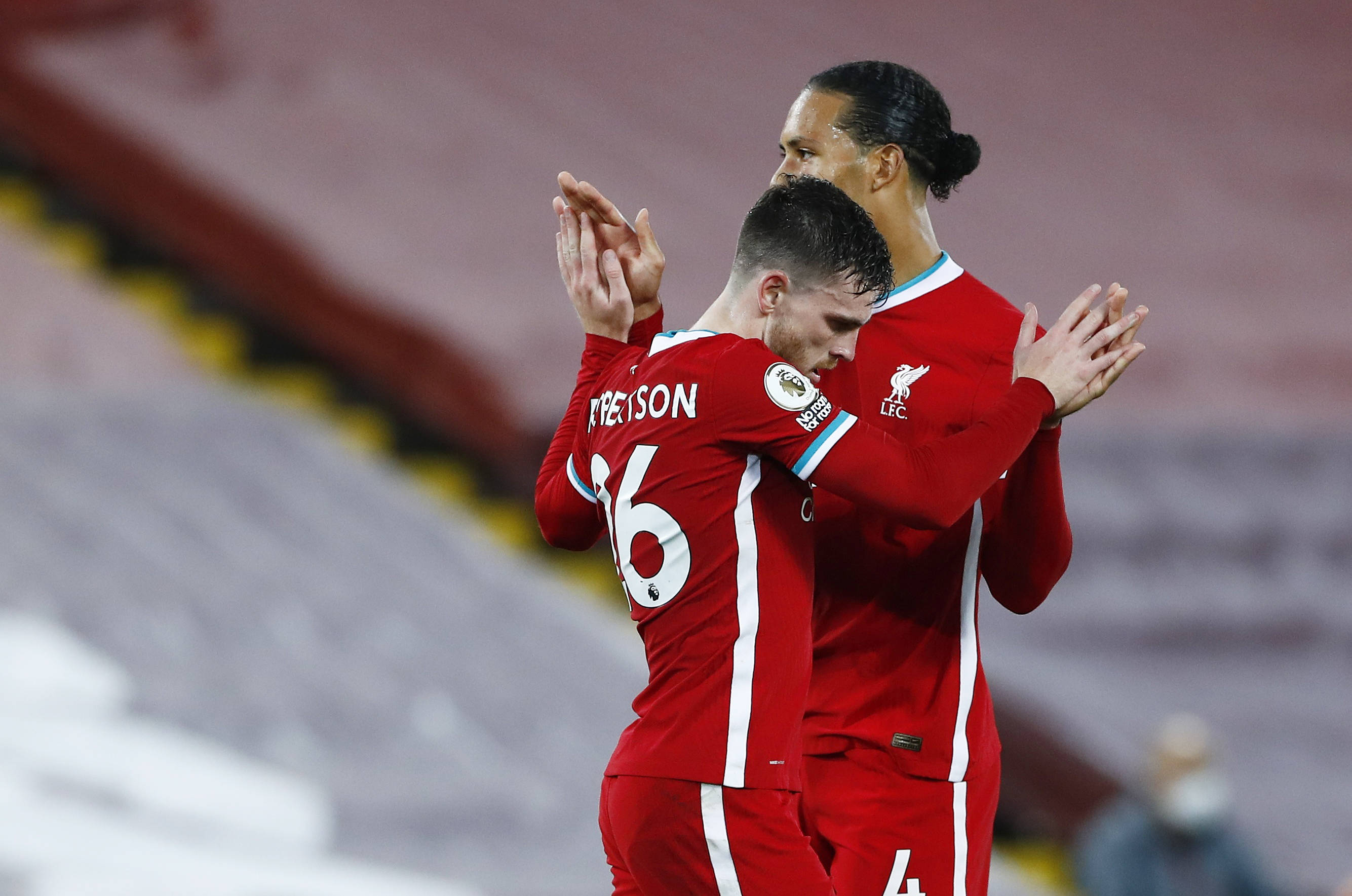 他在前场攻 他在前场攻