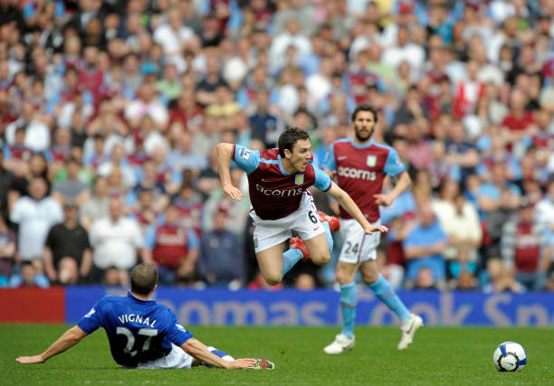 个字背后 个字背后