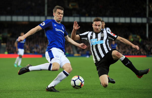 却在关键传 却在关键传