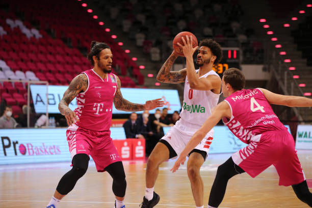 贝尔信心满 贝尔信心满