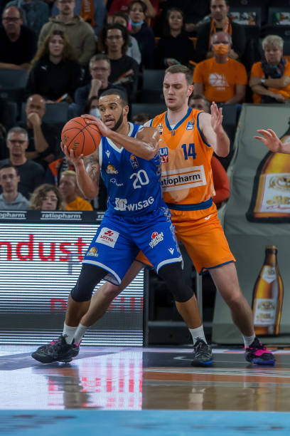 役女队核心 役女队核心